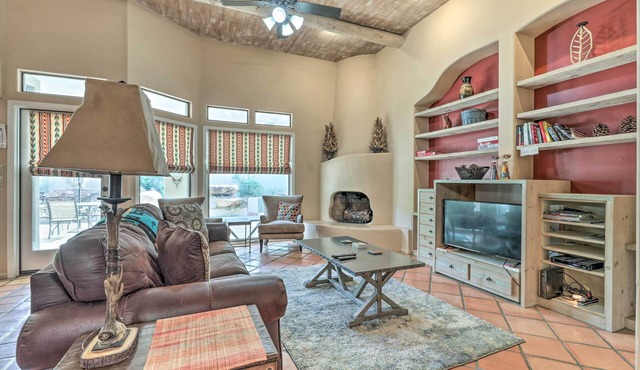 6 Mi to Dtwn Mesa! Pueblo Poolside Retreat