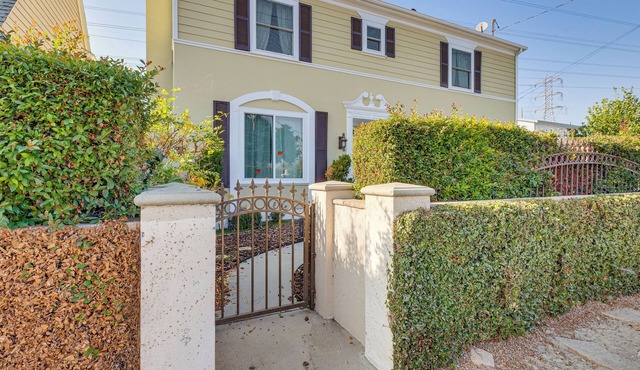 6 Mi to Dtwn Pasadena: Home w/Patio & Yard!
