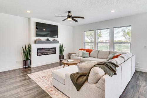 6 Mi to Great Salt Lake Mtn-View Retreat!