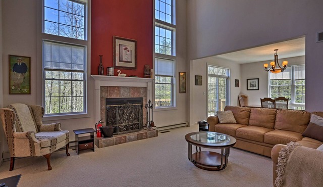 6 Mi to Kalahari: Pocono Pines Golf Course Home!