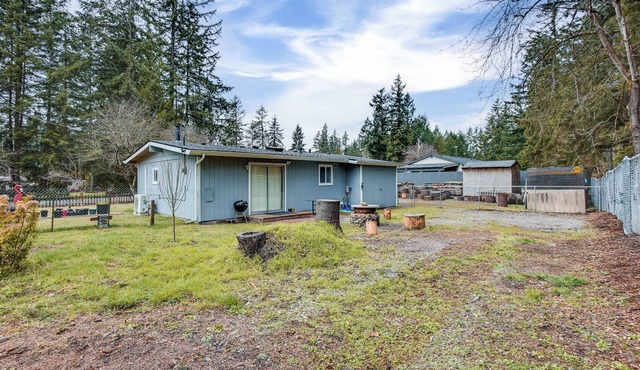 6 Mi to Lake Meridian Park: Auburn Home w/Yard