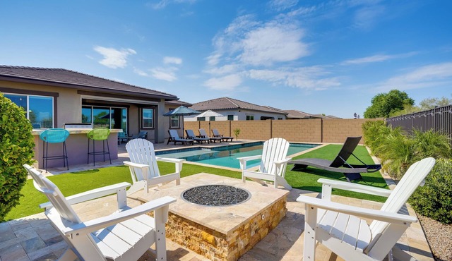 6 Mi to Luke AFB: Oasis w/Private Pool