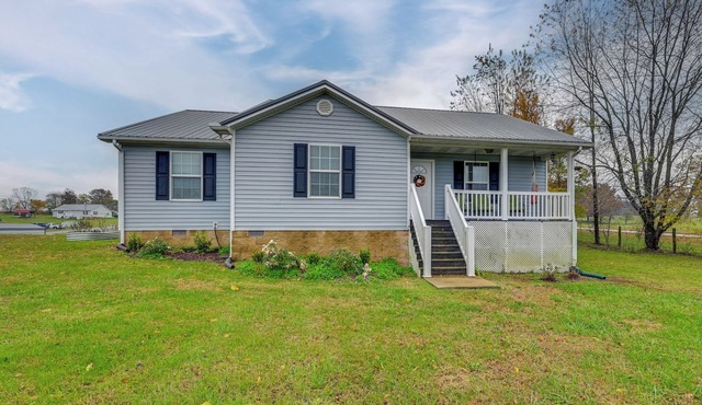 6 Mi to Mammoth Cave! Mtn-View Home w/Fire Pit