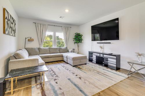 6 Mi to McKinney Falls Spacious Home with Game Room