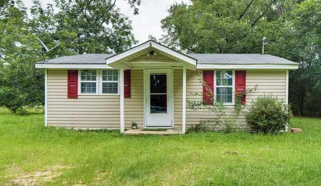6 Mi to Museum of Aviation: Rural Kathleen Home