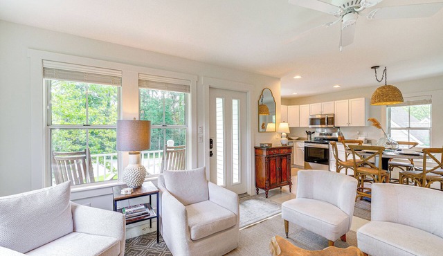 < 6 Mi to Nags Head: Manteo Beach House
