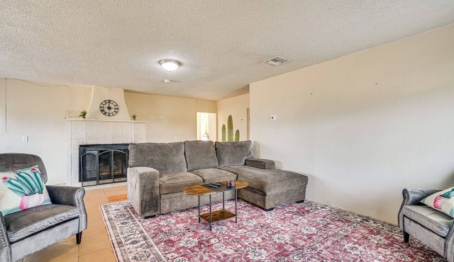 6 Mi to Old Bisbee! Charming Family Home w/Yard