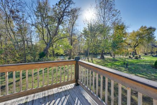 6 Mi to Rough River Lake! Waterfront Home with Deck