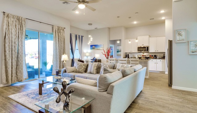 6 Mi to Sirenia Vista: Cape Coral Retreat w/Grill