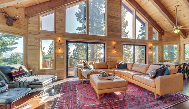 6 Mi to Ski Slopes! Family Tahoe Cabin w/3 Decks