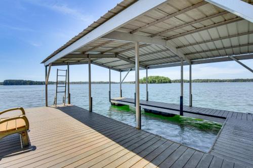 6 Mi to South Cove Boat Ramp! Lake Keowee Escape