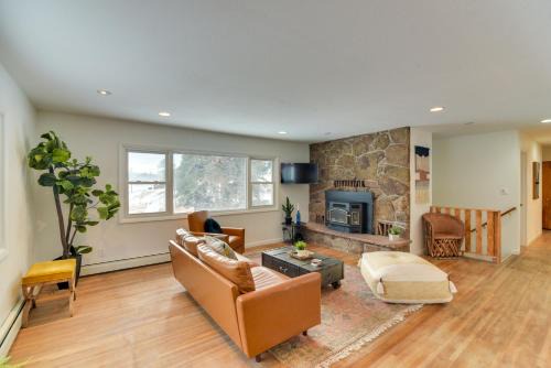 6 Mi to Staunton State Park Conifer Home with Deck