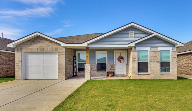 6 Mi to Texas Tech: Family Home w/Patio & Yard