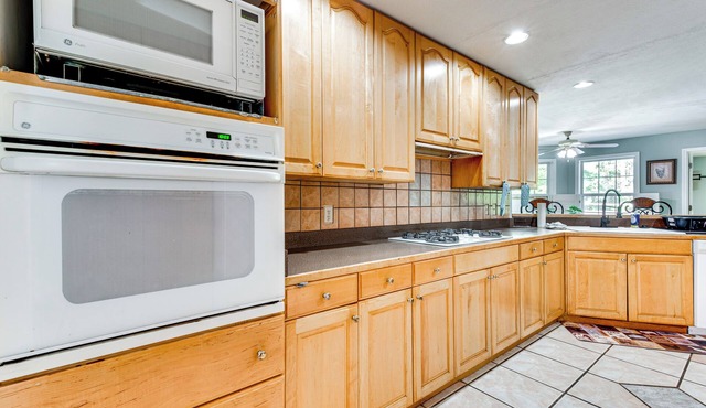6 Mi to Town: Secluded Carrollton Property