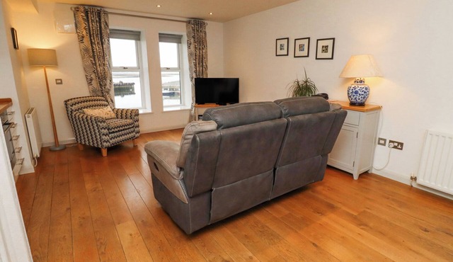 6 MILL WHARF, country holiday cottage in Berwick-Upon-Tweed