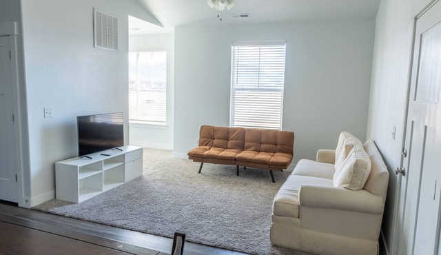 6 mins to Adobe Headquarter Brand New Condo/Lehi