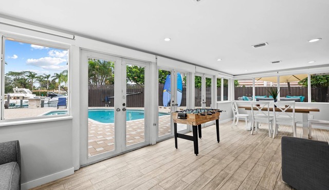 6 mins to Beach ~ Heated Pool ~ Dock ~ Paddleboards