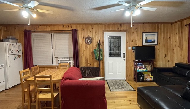 6 Minutes from Beach