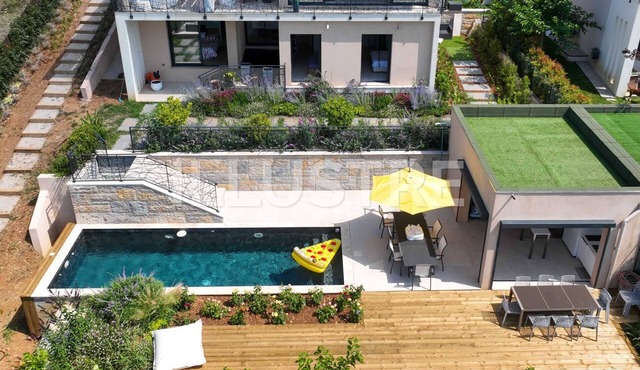 6 Minutes to the Beach! New Panoramic Sea View Villa, Pool, jacuzzi & Garden!