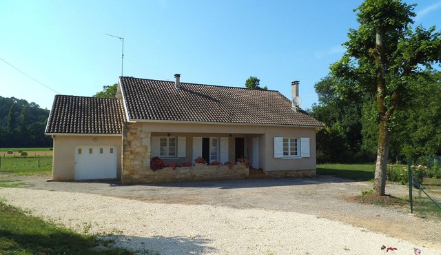 6 people living in the countryside Lotoise