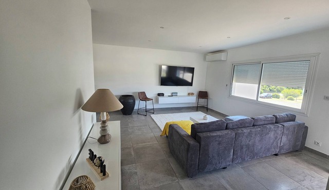 6-person apartment Fully air-conditioned