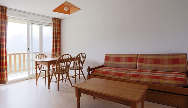 6-person Apartment, near slopes, shuttle, Spassio access
