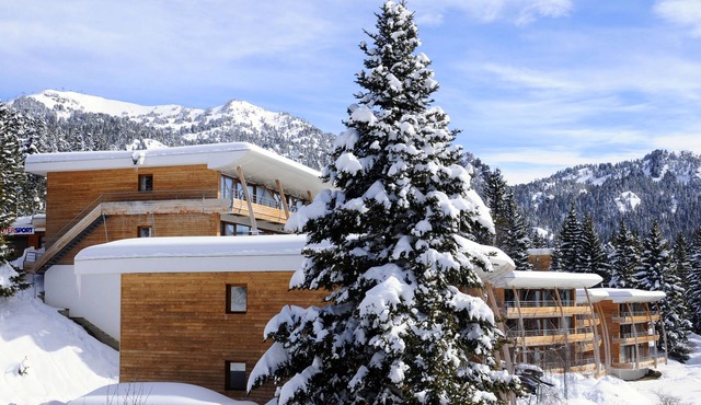 6-person apartment rated 3 ⭐️⭐️⭐️, 2 bedrooms, south-facing terrace not overlooked.