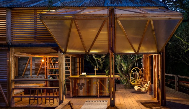 6 person Cabin, surrounded by nature in Tintagel