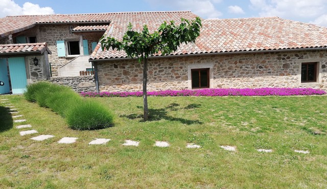 6-person gite in old farmhouse