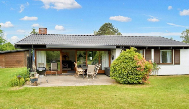 6 person holiday home in Dronningmølle-By Traum