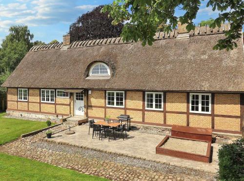 6 person holiday home in Store Heddinge-By Traum