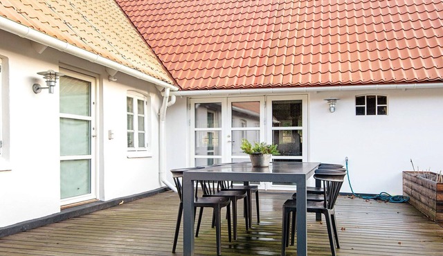 6 person holiday home in Allingåbro-By Traum