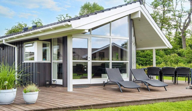 6 person holiday home in Juelsminde-By Traum