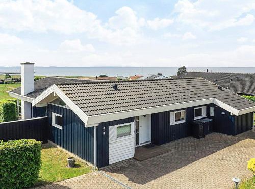 6 person holiday home in Karrebæksminde-By Traum