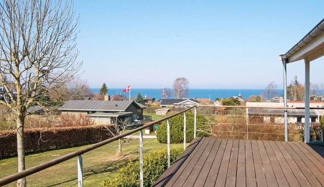 6 person holiday home in Allingåbro-By Traum