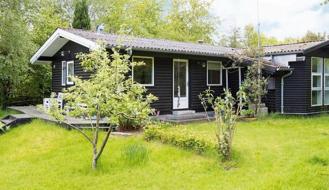6 person holiday home in Dronningm lle