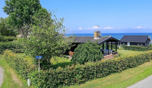 6 person holiday home in Hesselager