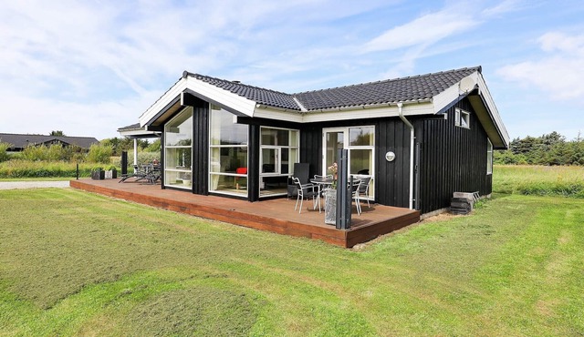6 person holiday home in Hirtshals