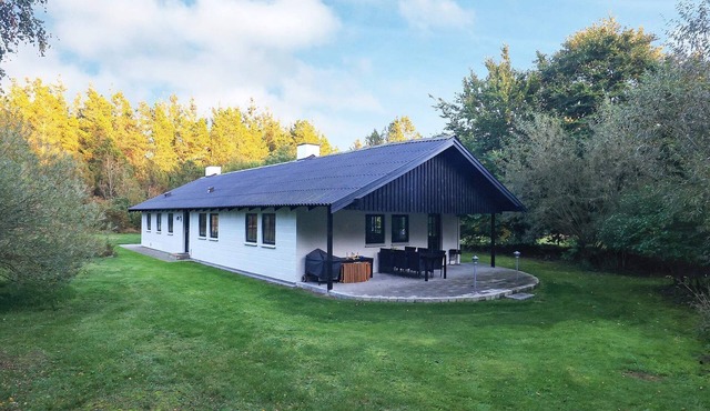 6 person holiday home in Bindslev