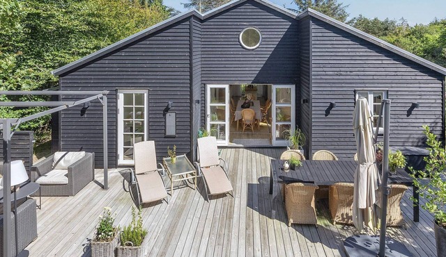 6 person holiday home in Blokhus-By Traum