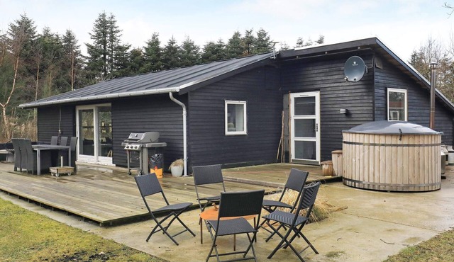 6 person holiday home in Blokhus