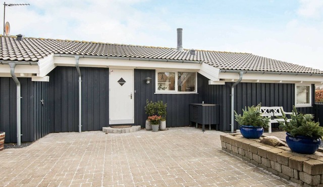 6 person holiday home in Ebeltoft