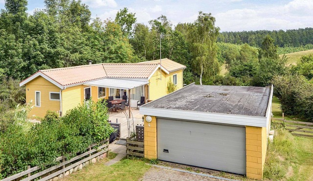 6 person holiday home in Ebeltoft