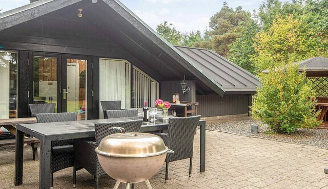 6 person holiday home in Fårvang