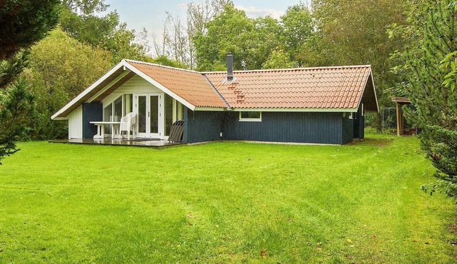 6 person holiday home in Fårvang-By Traum