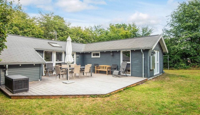 6 person holiday home in Glesborg-By Traum