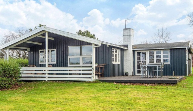 6 person holiday home in Glesborg
