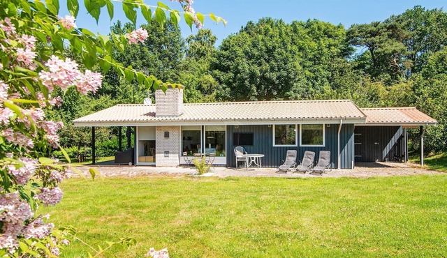 6 person holiday home in Glesborg-By Traum