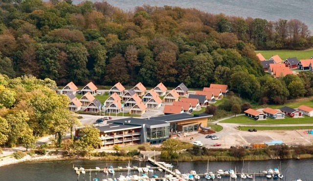 6 person holiday home on a holiday park in Gråsten