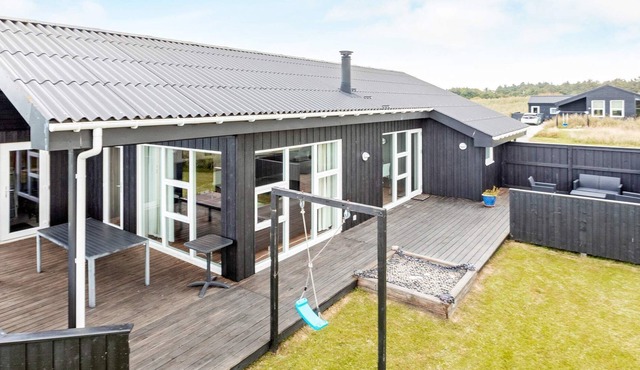 6 person holiday home in Hirtshals